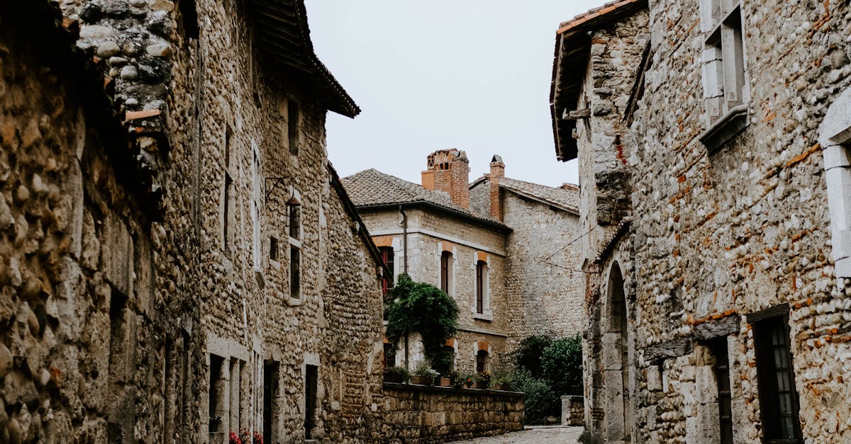 Designing Cobblestone Street and Road Surfaces for Urban Landscapes